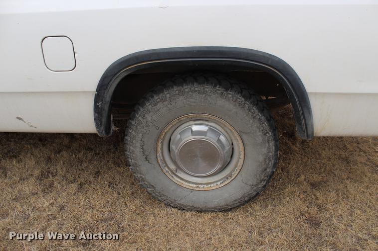 image for item DB6613 1993 Dodge D250 pickup truck