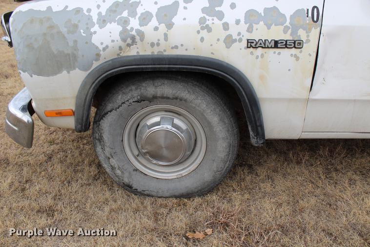 image for item DB6613 1993 Dodge D250 pickup truck