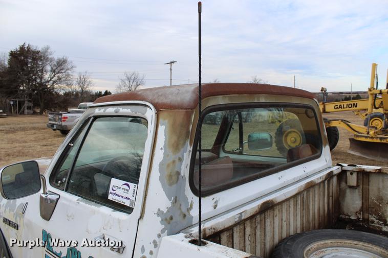 image for item DB6613 1993 Dodge D250 pickup truck