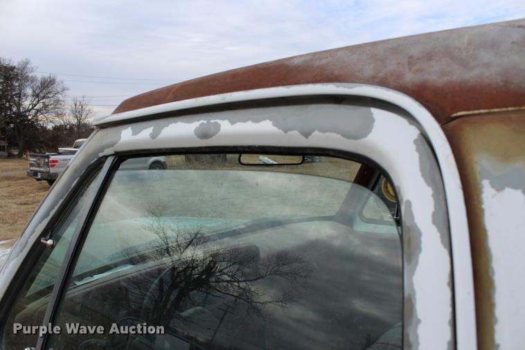 image for item DB6613 1993 Dodge D250 pickup truck