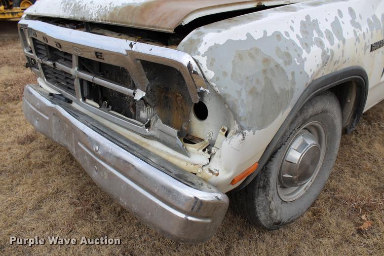 image for item DB6613 1993 Dodge D250 pickup truck