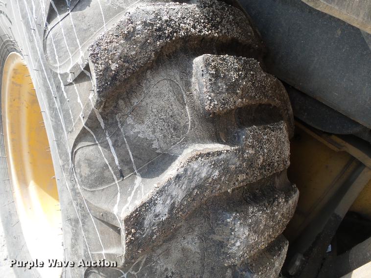 image for item DB7212 2003 John Deere 310SG backhoe