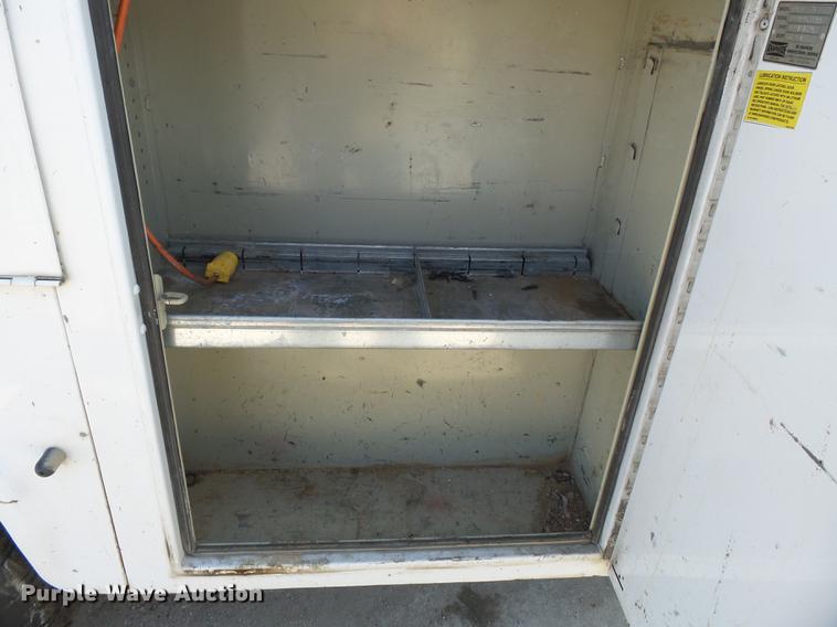 image for item DB7213 2005 Ford F250 Super Duty utility bed pickup truck