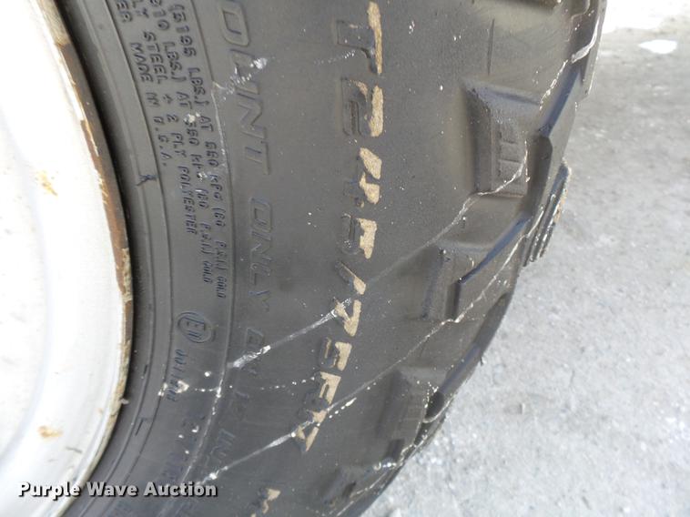 image for item DB7213 2005 Ford F250 Super Duty utility bed pickup truck