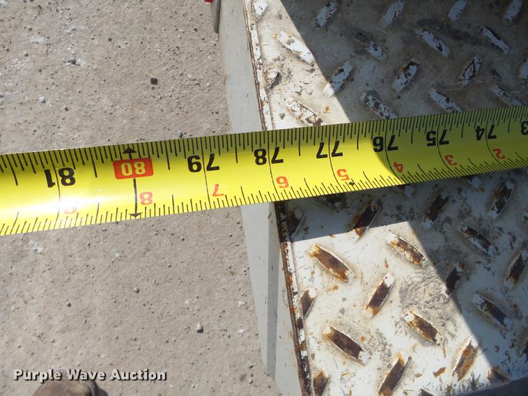 image for item DB7213 2005 Ford F250 Super Duty utility bed pickup truck