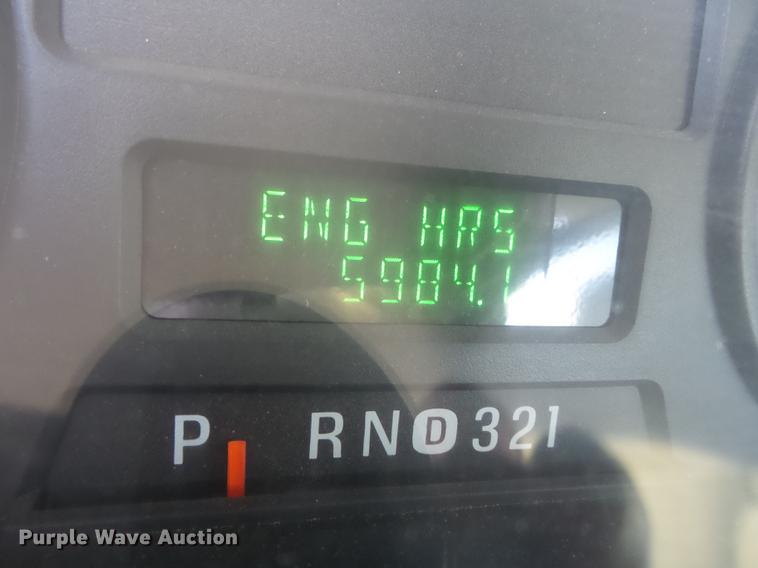 image for item DB7213 2005 Ford F250 Super Duty utility bed pickup truck