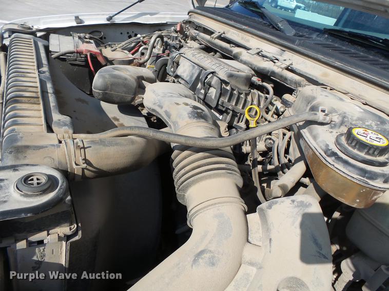 image for item DB7213 2005 Ford F250 Super Duty utility bed pickup truck