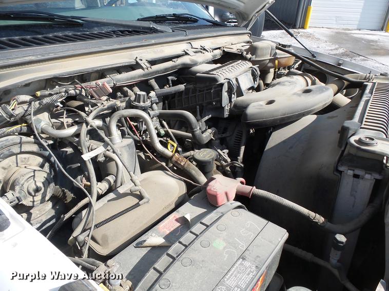 image for item DB7213 2005 Ford F250 Super Duty utility bed pickup truck