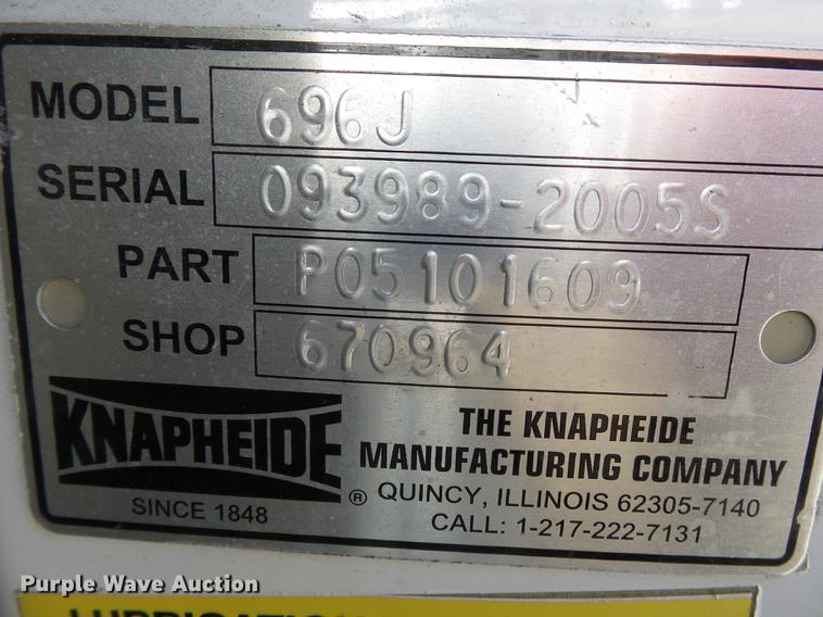 image for item DB7213 2005 Ford F250 Super Duty utility bed pickup truck