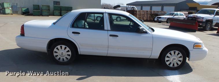 image for item DB7215 2011 Ford Crown Victoria Police Interceptor