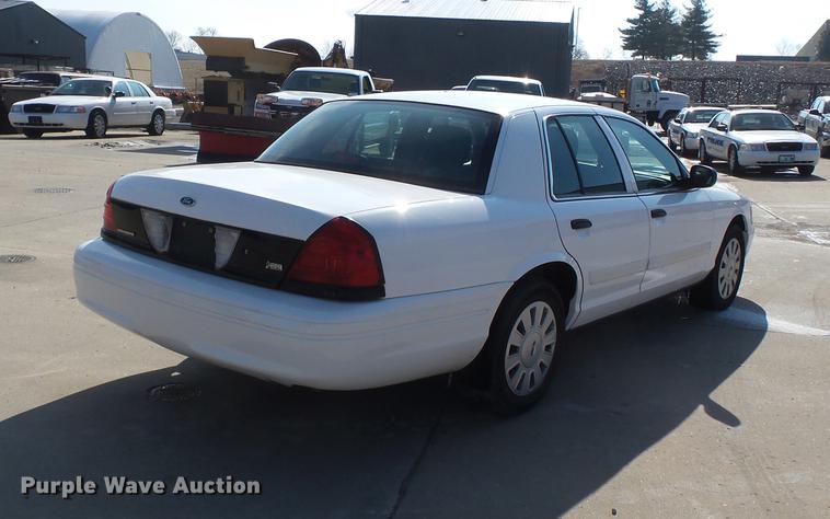 image for item DB7215 2011 Ford Crown Victoria Police Interceptor
