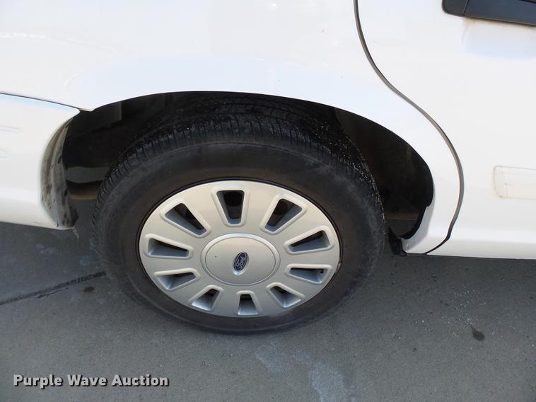 image for item DB7215 2011 Ford Crown Victoria Police Interceptor