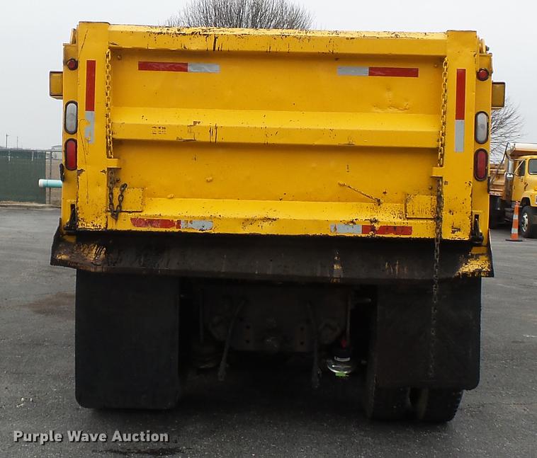image for item DB7227 2005 International 7400 dump truck