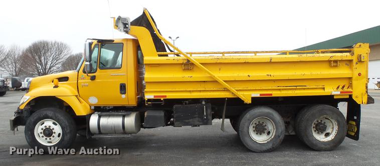 image for item DB7227 2005 International 7400 dump truck