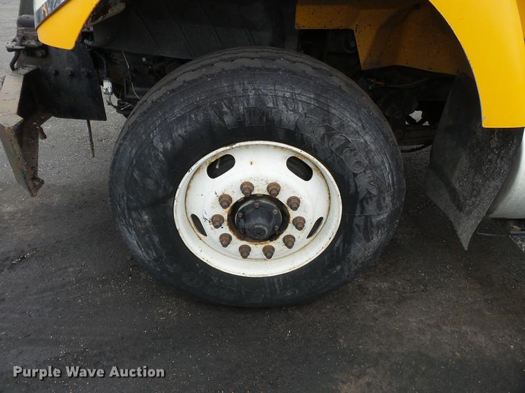 image for item DB7227 2005 International 7400 dump truck