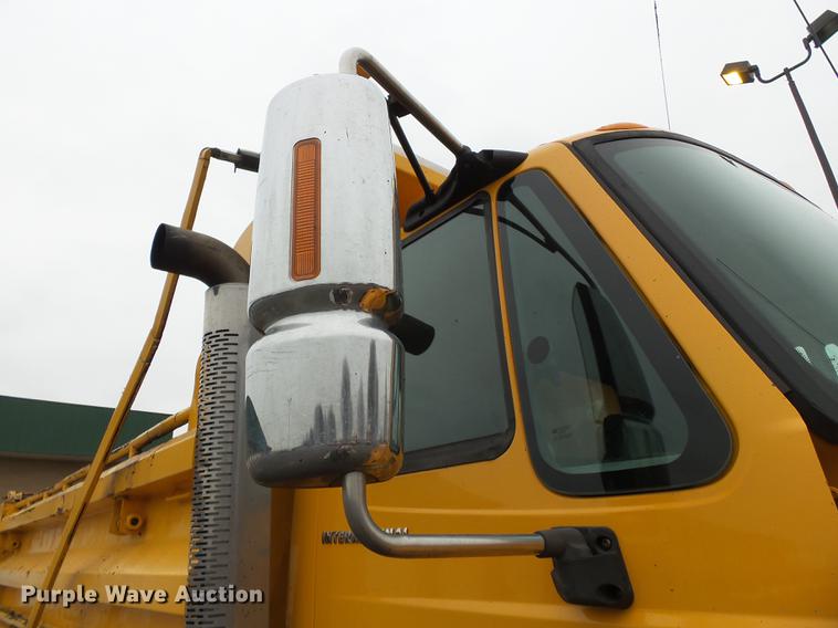 image for item DB7227 2005 International 7400 dump truck