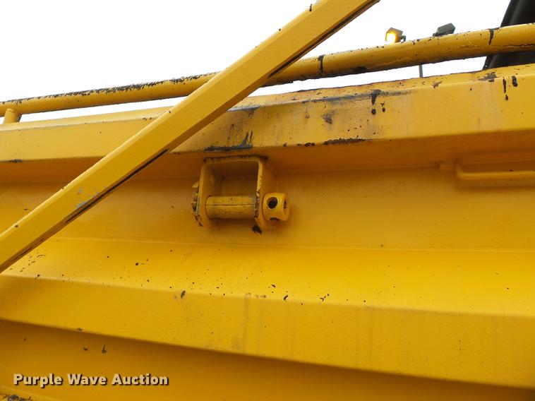 image for item DB7227 2005 International 7400 dump truck