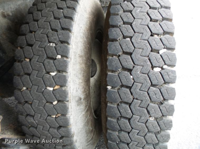 image for item DB7227 2005 International 7400 dump truck