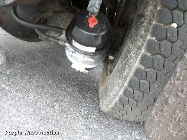 image for item DB7227 2005 International 7400 dump truck