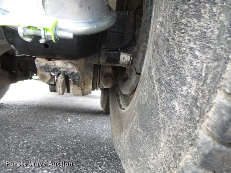 image for item DB7227 2005 International 7400 dump truck