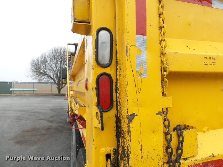image for item DB7227 2005 International 7400 dump truck