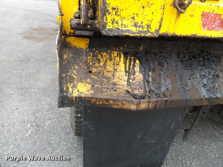 image for item DB7227 2005 International 7400 dump truck