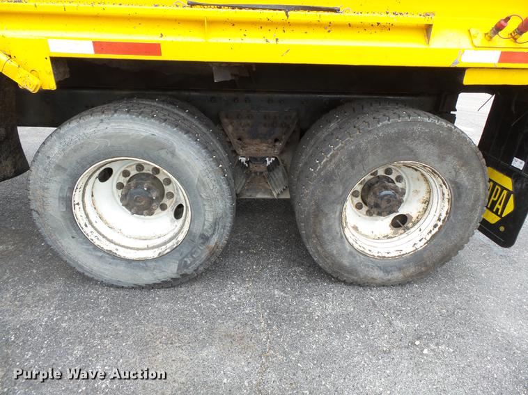 image for item DB7227 2005 International 7400 dump truck