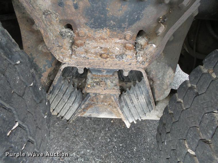 image for item DB7227 2005 International 7400 dump truck