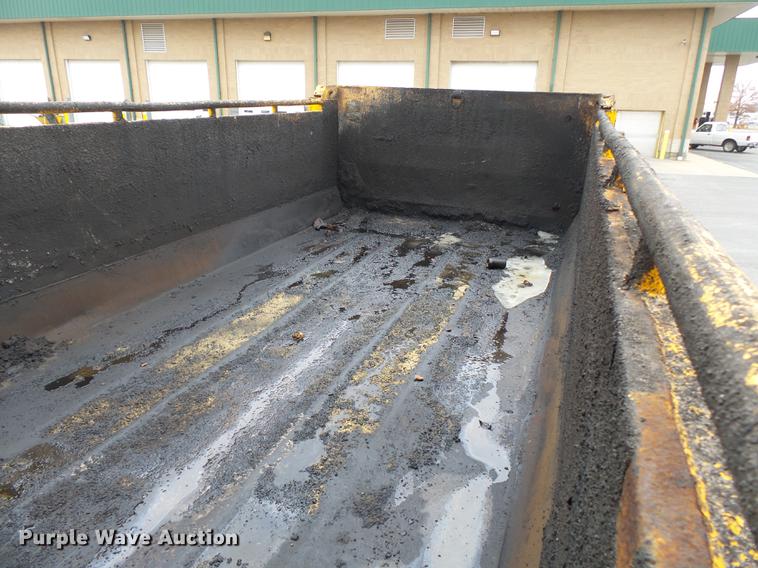 image for item DB7227 2005 International 7400 dump truck