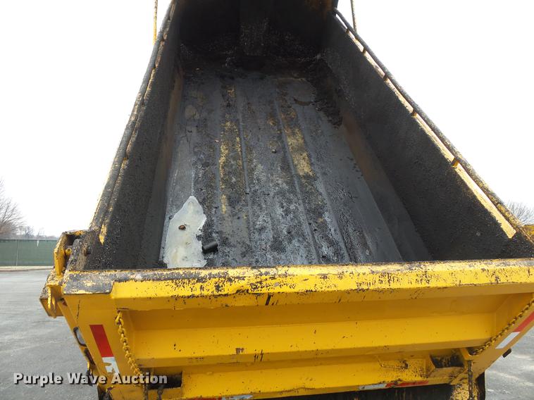 image for item DB7227 2005 International 7400 dump truck