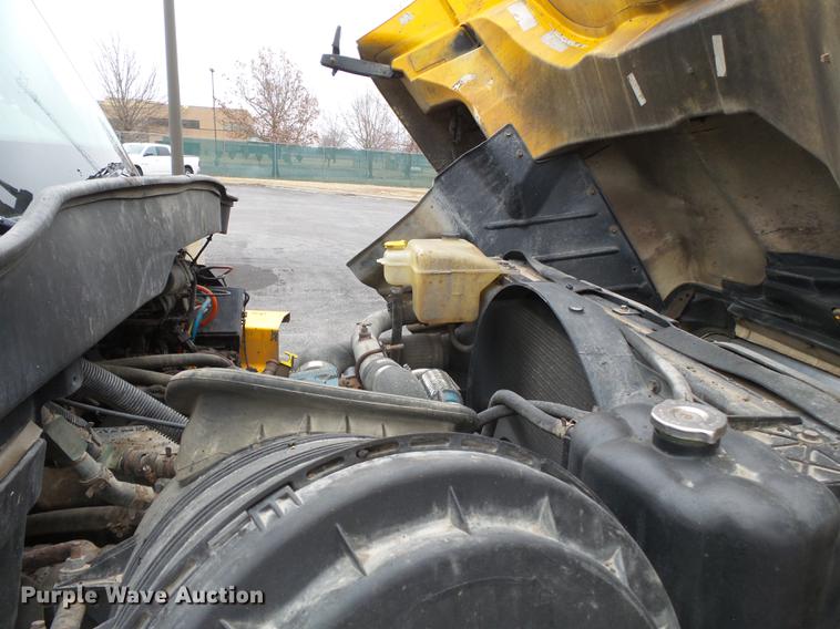 image for item DB7227 2005 International 7400 dump truck