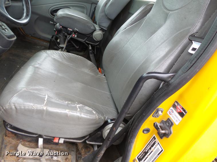 image for item DB7227 2005 International 7400 dump truck