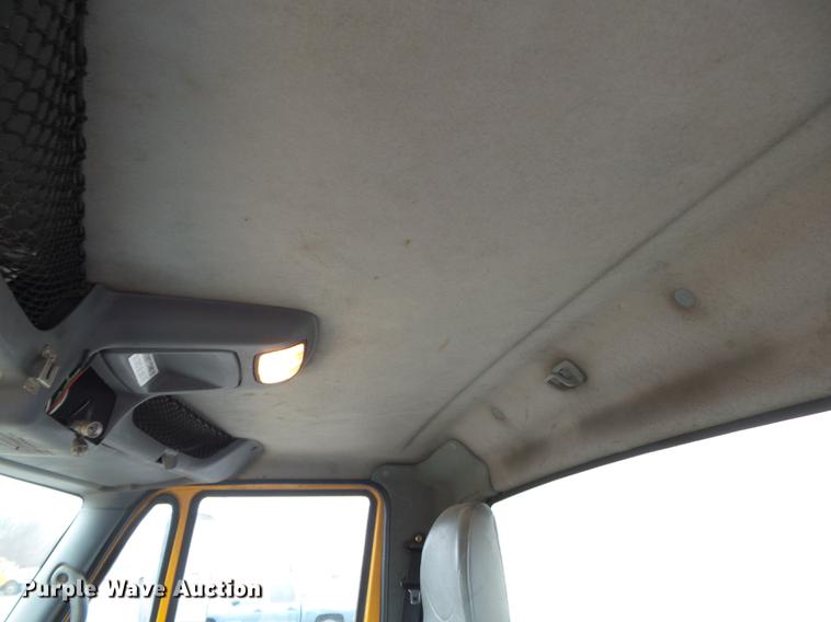 image for item DB7227 2005 International 7400 dump truck