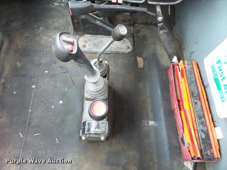 image for item DB7227 2005 International 7400 dump truck