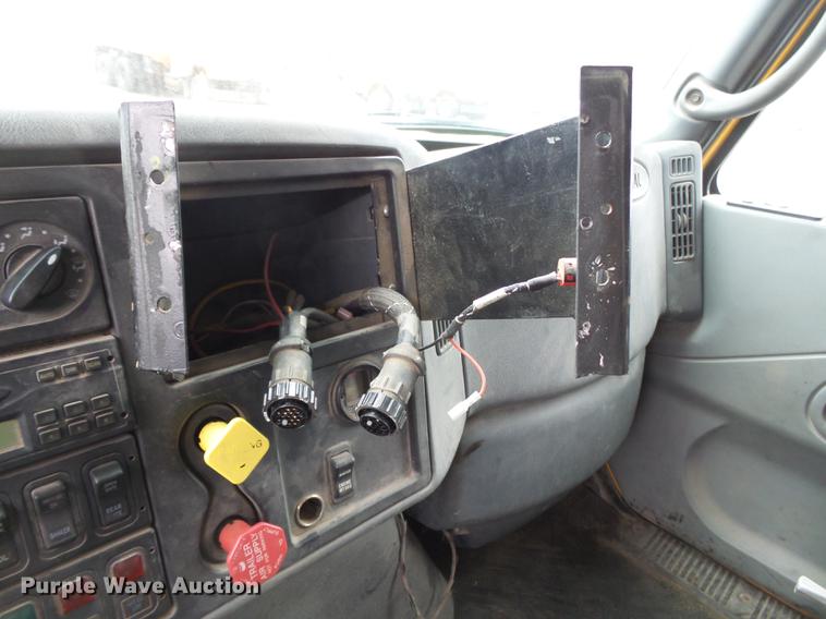 image for item DB7227 2005 International 7400 dump truck