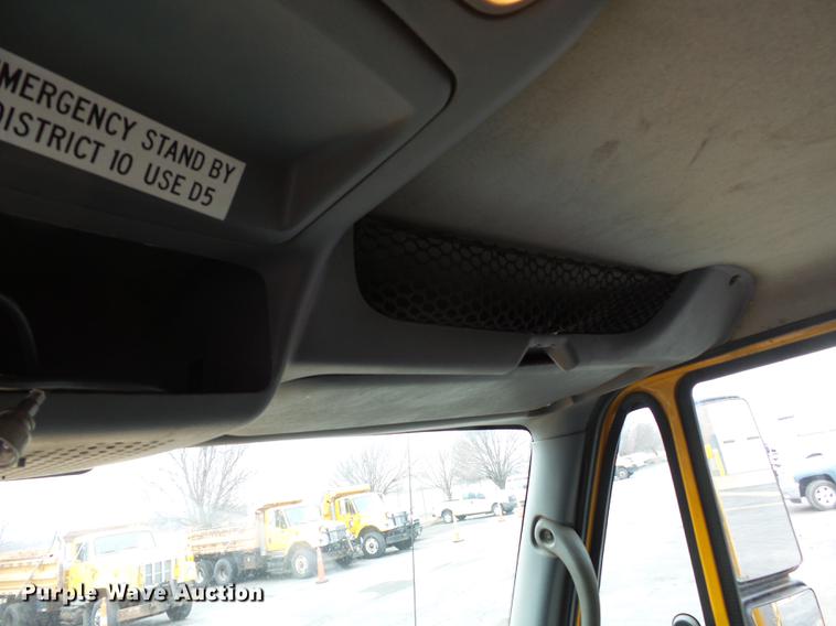 image for item DB7227 2005 International 7400 dump truck