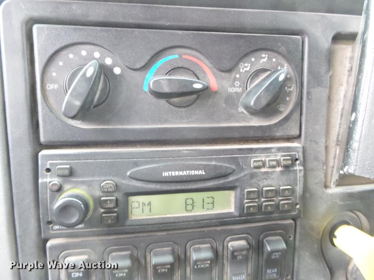 image for item DB7227 2005 International 7400 dump truck