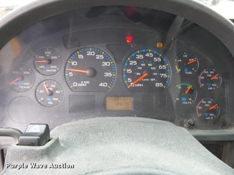 image for item DB7227 2005 International 7400 dump truck