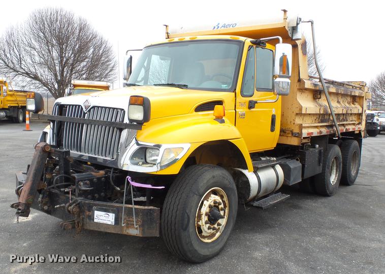 image for item DB7228 2006 International 7400 dump truck