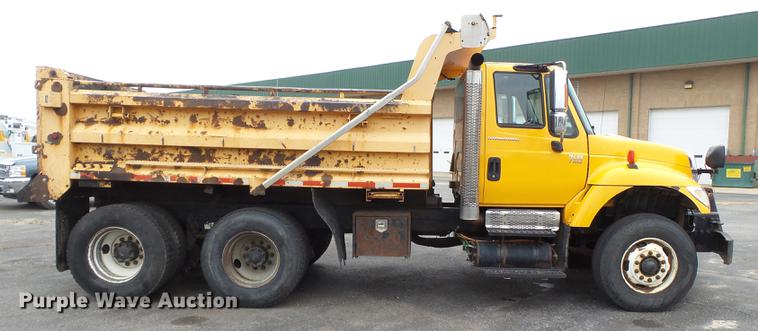 image for item DB7228 2006 International 7400 dump truck