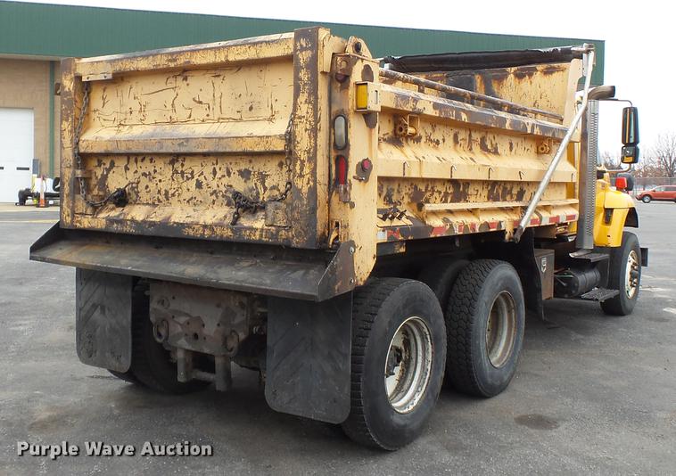 image for item DB7228 2006 International 7400 dump truck
