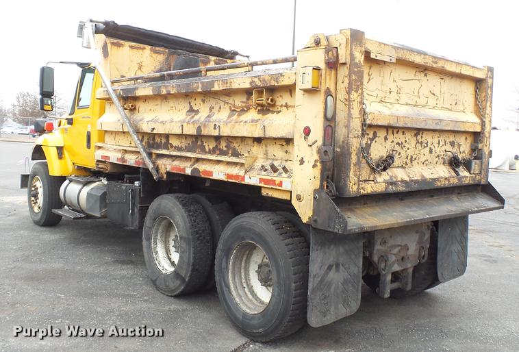 image for item DB7228 2006 International 7400 dump truck