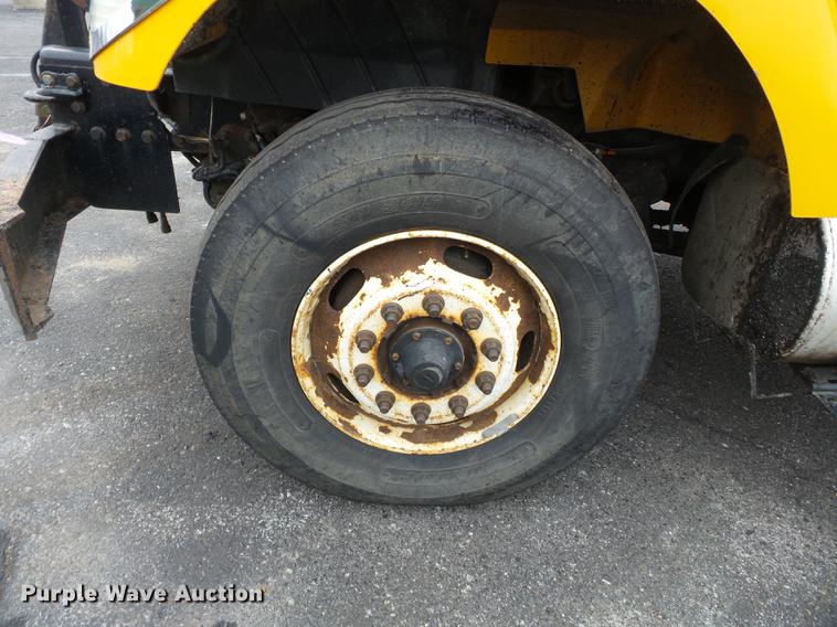 image for item DB7228 2006 International 7400 dump truck