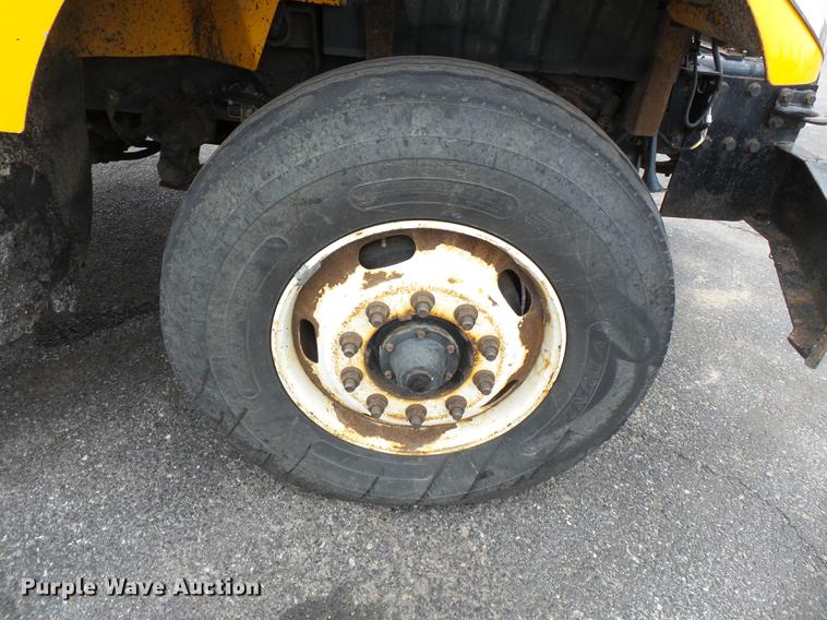 image for item DB7228 2006 International 7400 dump truck