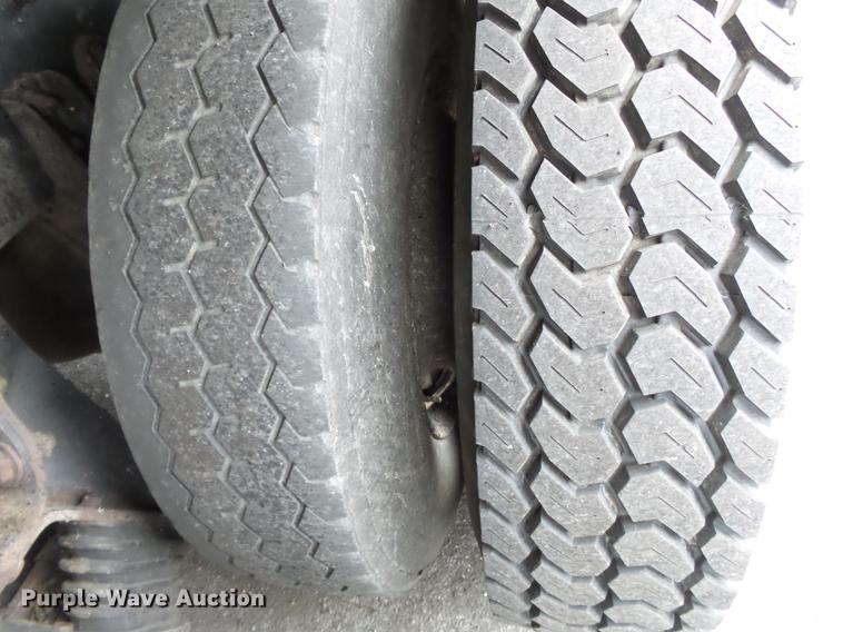 image for item DB7228 2006 International 7400 dump truck