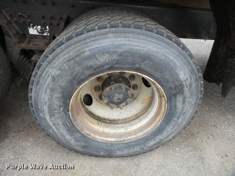 image for item DB7228 2006 International 7400 dump truck