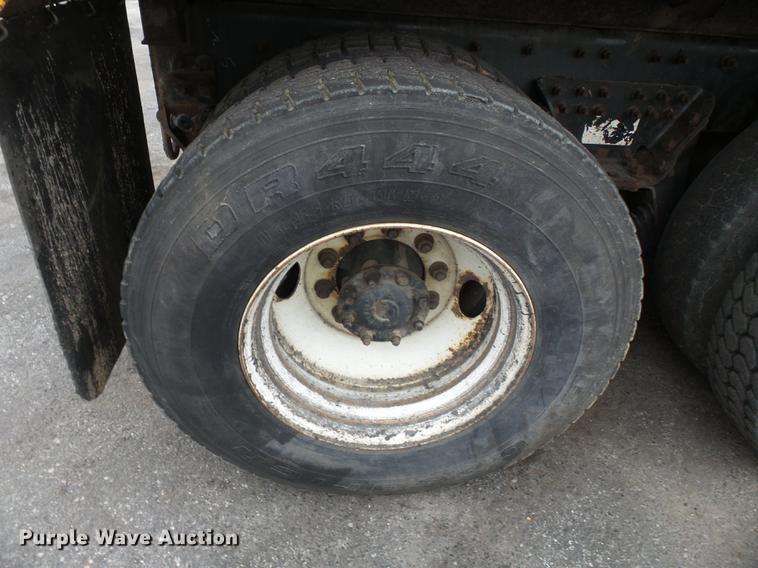 image for item DB7228 2006 International 7400 dump truck