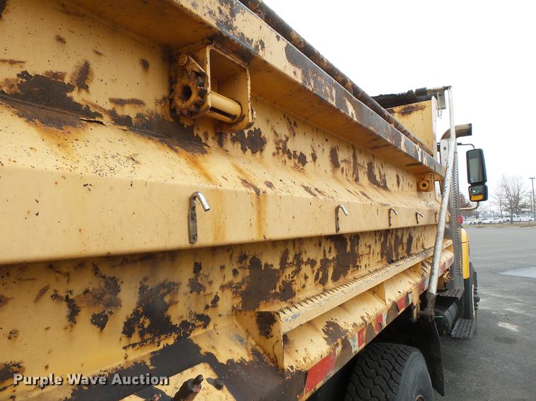 image for item DB7228 2006 International 7400 dump truck