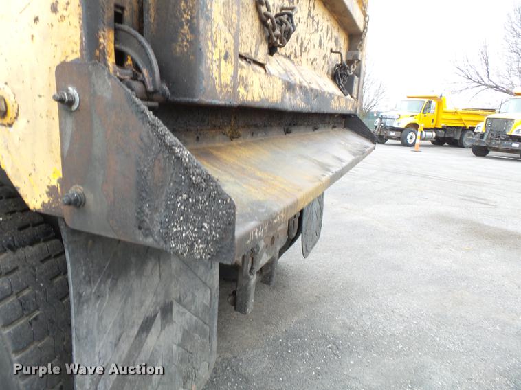 image for item DB7228 2006 International 7400 dump truck