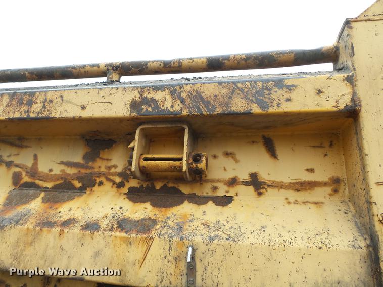 image for item DB7228 2006 International 7400 dump truck